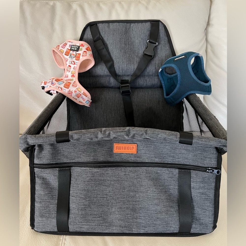 Doggie Bundle! Car seat + 2 harnesses